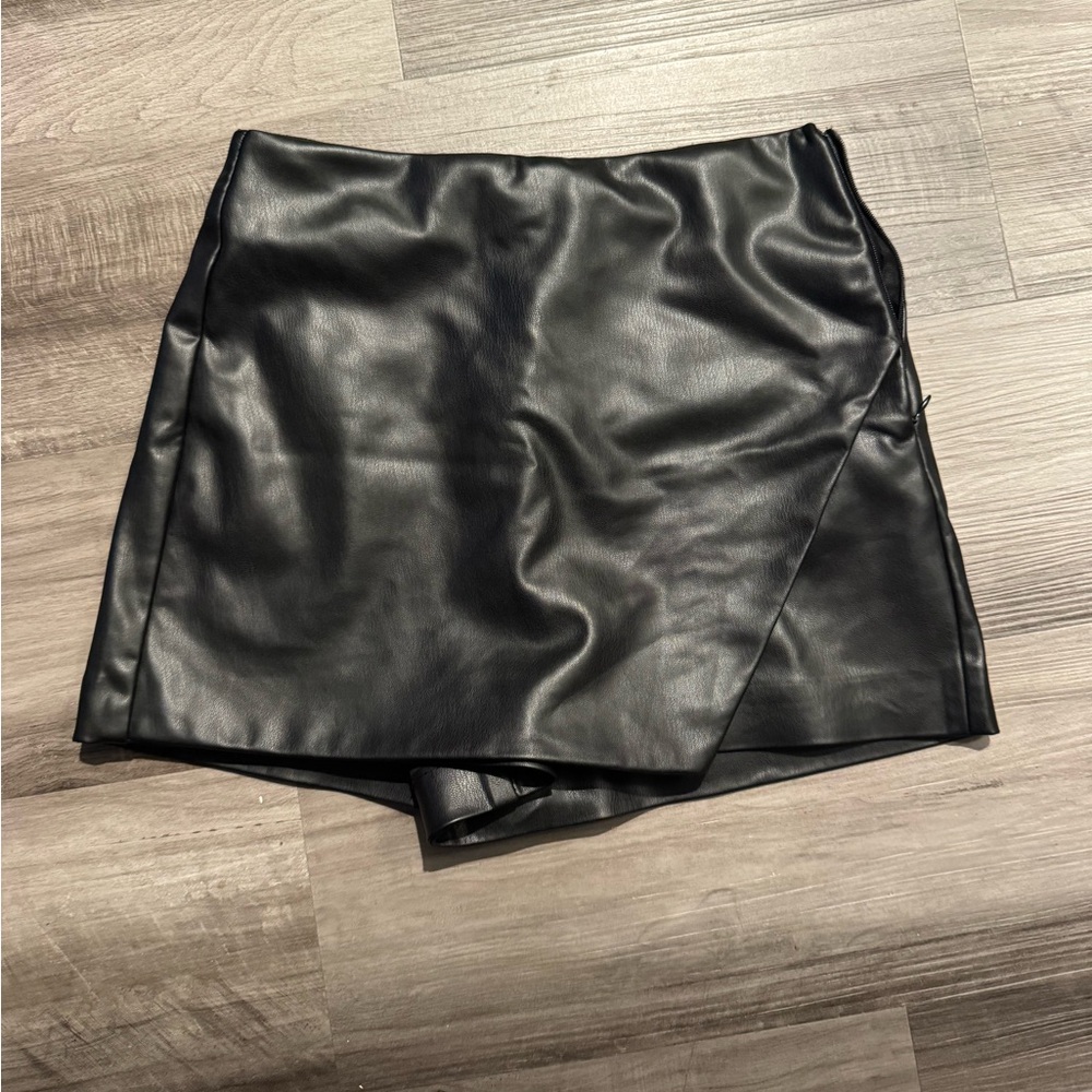 Zara Black Faux Leather Mini Skort